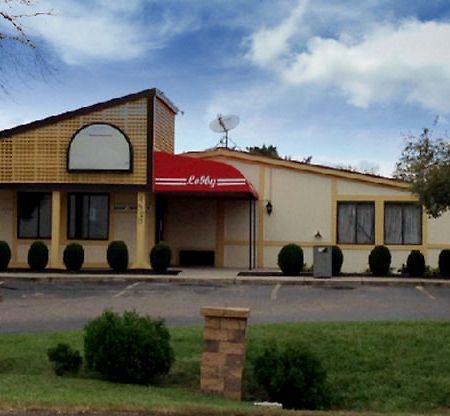 Budgetel Inn & Suites Columbus Exteriér fotografie